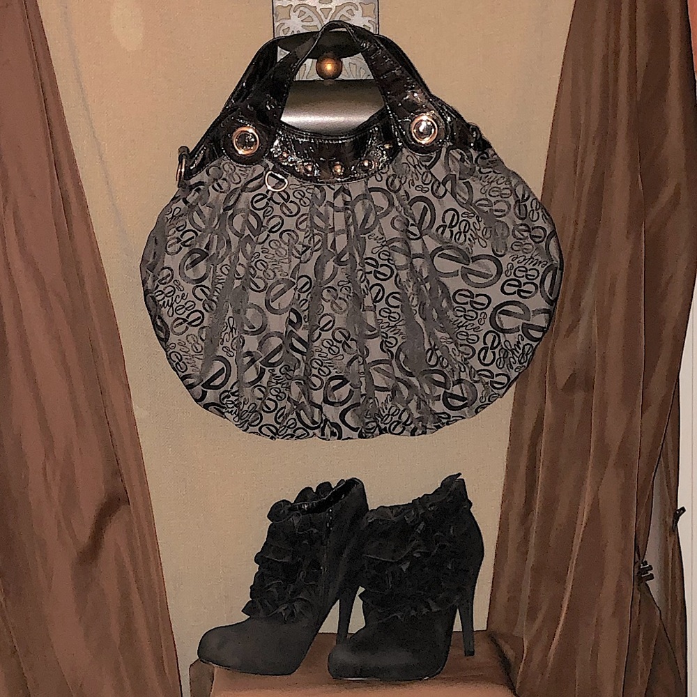 Stylish handbag and ankle boots!!